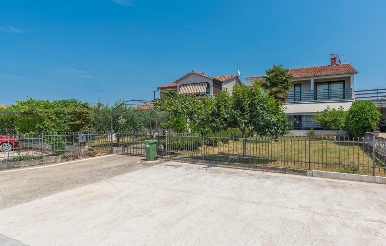Apartment Green With Balcony Nova Vas  Ngoại thất bức ảnh