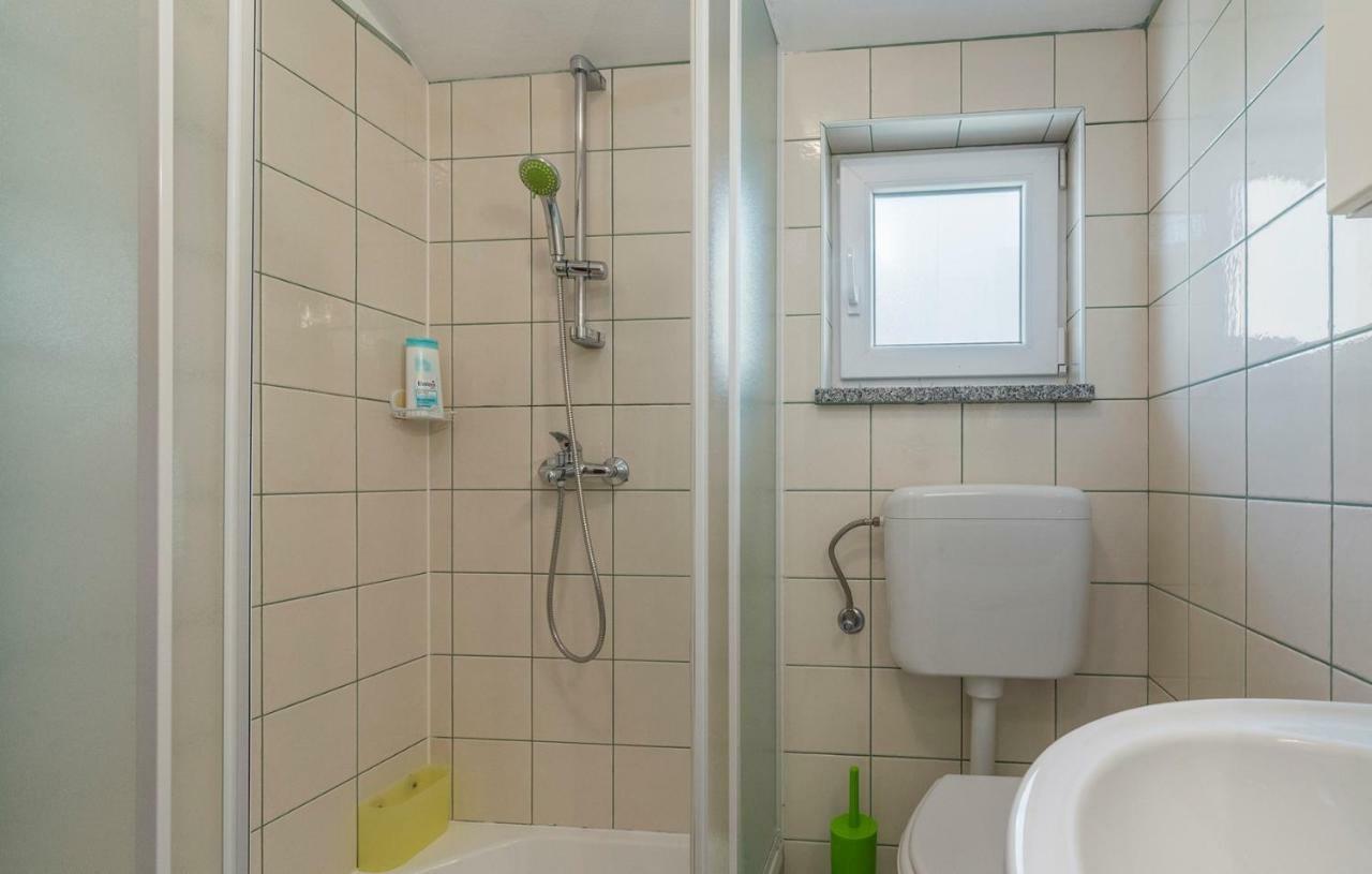 Apartment Green With Balcony Nova Vas  Ngoại thất bức ảnh