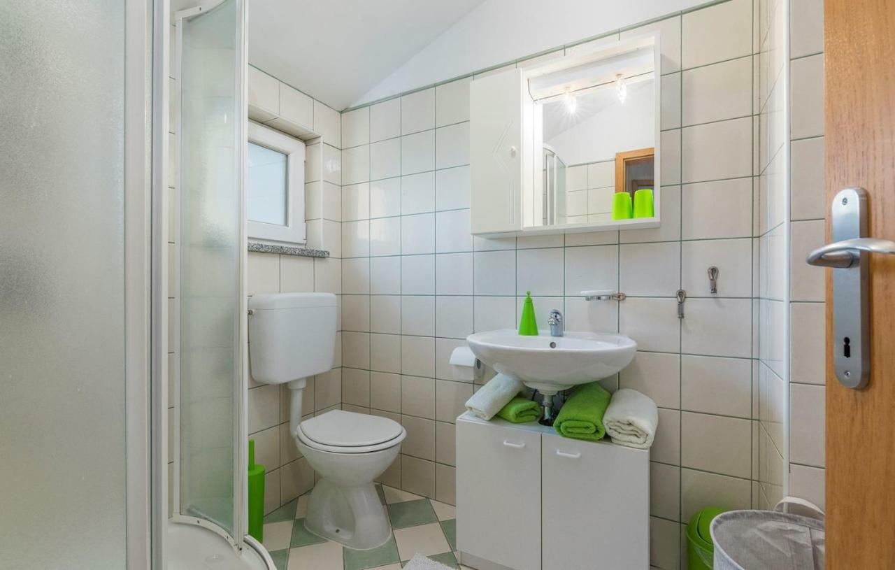 Apartment Green With Balcony Nova Vas  Ngoại thất bức ảnh